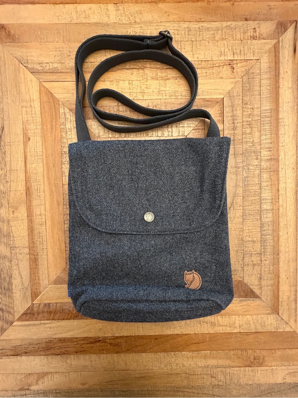 Fjallraven Kånken Re-Wool Crossbody Bag - Dark Gray